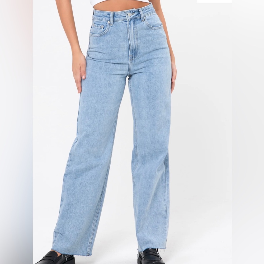 Relaxed Straight Leg Jean